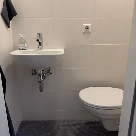 Comfortes 2 Betten-zimmer In Wiblingen Apartment *